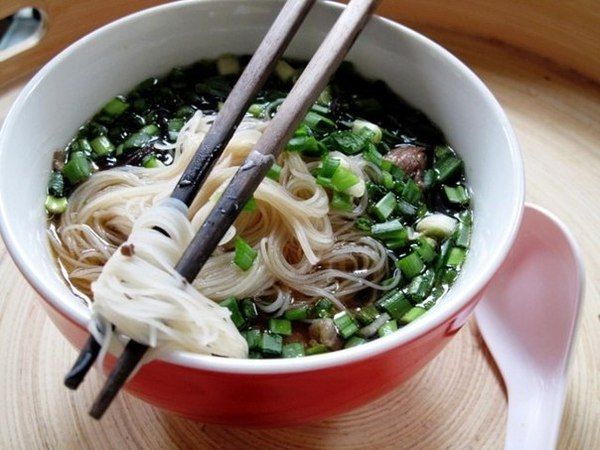 Легкий куриный суп в китайском стиле