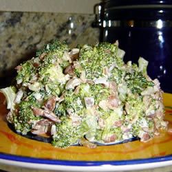 Салат с брокколи и семечками