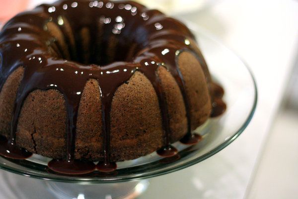 Шоколадный кекс с миндалем