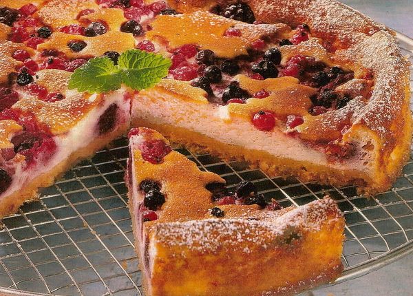 Творожный пирог с ягодным ассорти