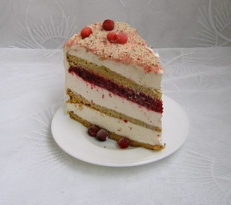 Торт "Рубиновая жемчужина" на 8 марта