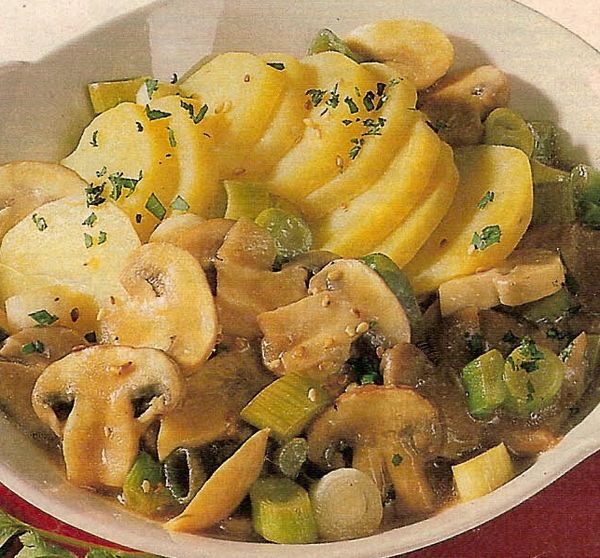 Картофель с грибным рагу