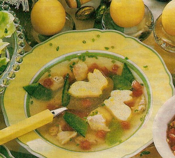 Куриный суп с яичными зайчиками