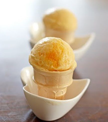 Сливочное манговое мороженое